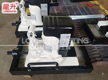 LSF-300TL帶滑臺(tái)爪式千斤頂實(shí)拍(二) LSF-300TL帶滑臺(tái)爪式千斤頂實(shí)拍(二)