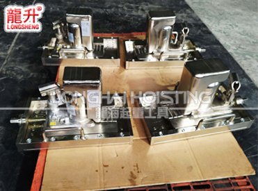 LSF-300TLC無塵室帶滑臺爪式千斤頂實拍(一) LSF-300TLC無塵室帶滑臺爪式千斤頂實拍(一)