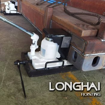 帶滑臺(tái)爪式千斤頂和楔形千斤頂二者如何選擇?